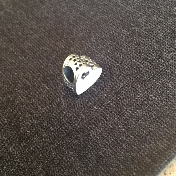 Enamel heart charm for bracelet or necklace - Picture 4 of 5